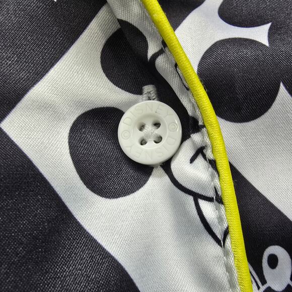 NWOT Disney Mickey Mouse 2 Piece Set Pajamas Sleep Shirt & Shorts Plus Size 1X - Picture 3 of 11